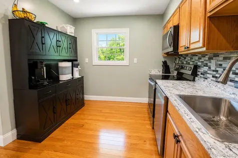 15 Colonial Avenue Fishkill NY 12524