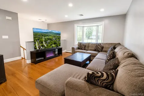 15 Colonial Avenue Fishkill NY 12524