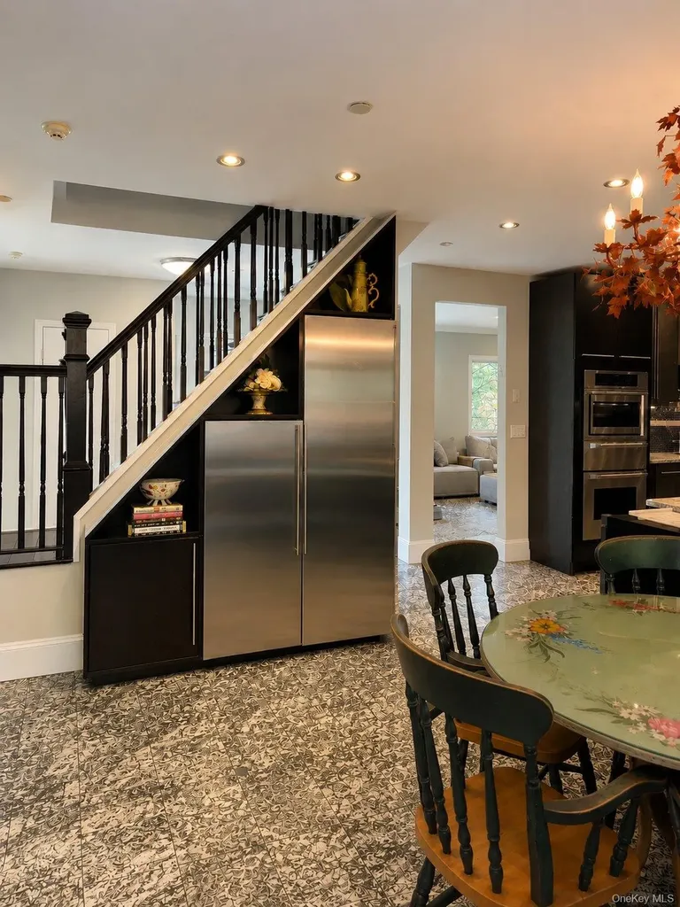 6 Manor Lane Woodsburgh NY 11598