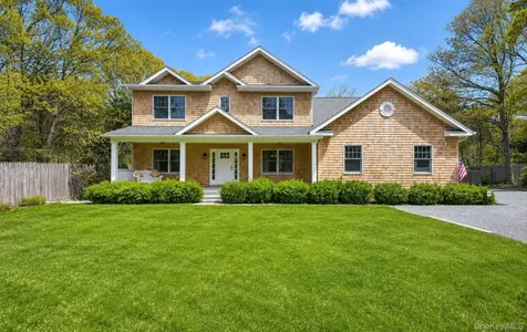 9 Briarsweet Lane East Hampton NY 11937