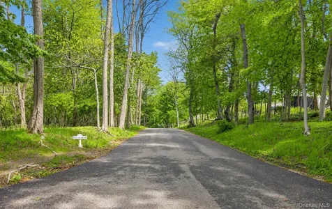 9 Briarsweet Lane East Hampton NY 11937