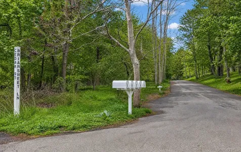 9 Briarsweet Lane East Hampton NY 11937