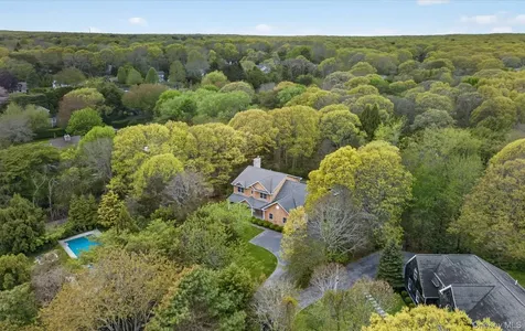9 Briarsweet Lane East Hampton NY 11937