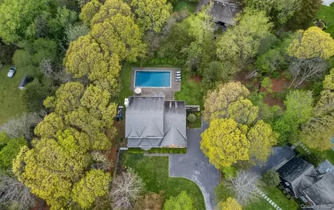 9 Briarsweet Lane East Hampton NY 11937