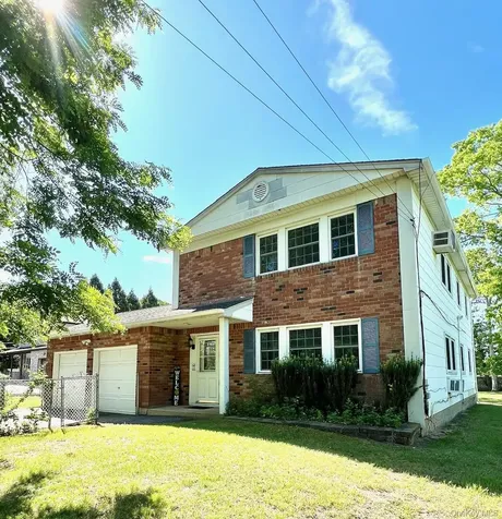 66-68 Hawthorne East Islip NY 11730
