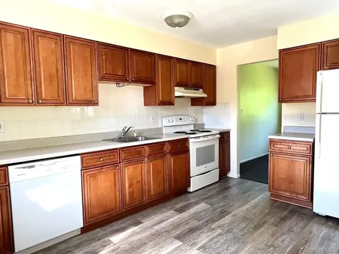 66-68 Hawthorne East Islip NY 11730