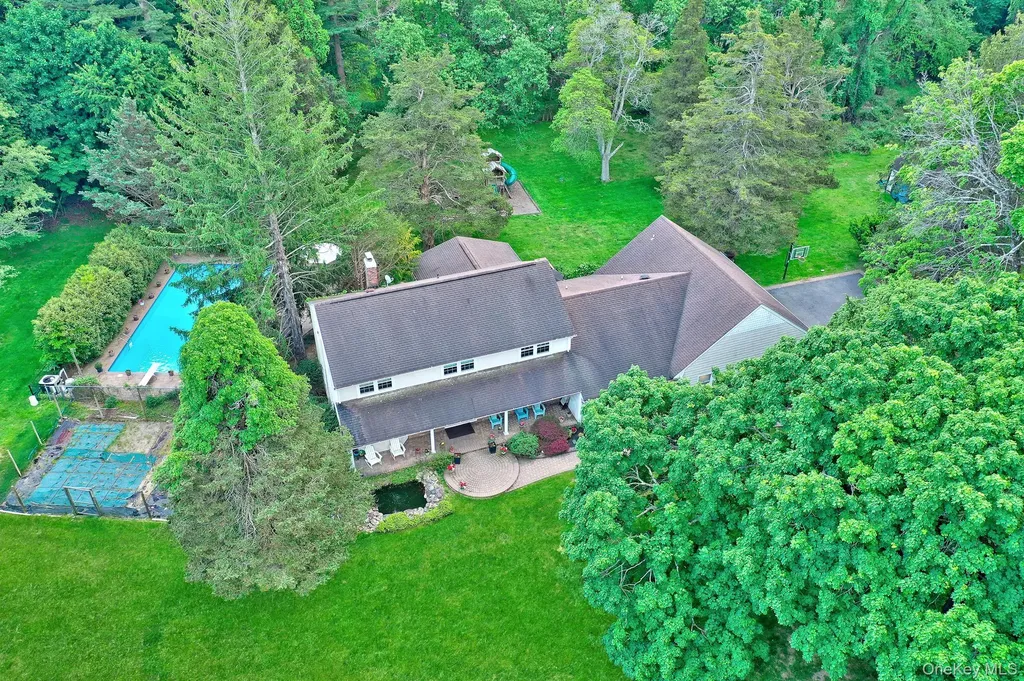 15 Stillwater Road Nissequogue NY 11780