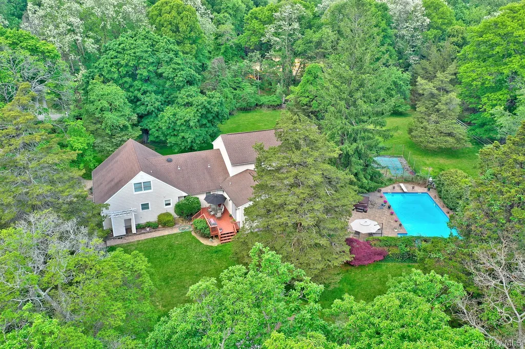 15 Stillwater Road Nissequogue NY 11780