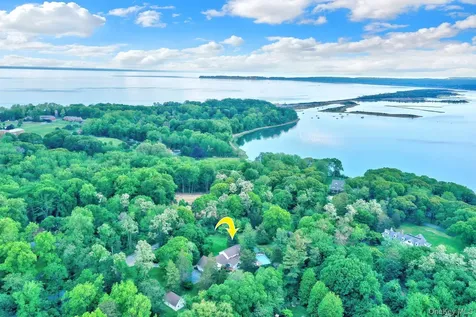 15 Stillwater Road Nissequogue NY 11780