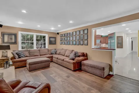 15 Stillwater Road Nissequogue NY 11780