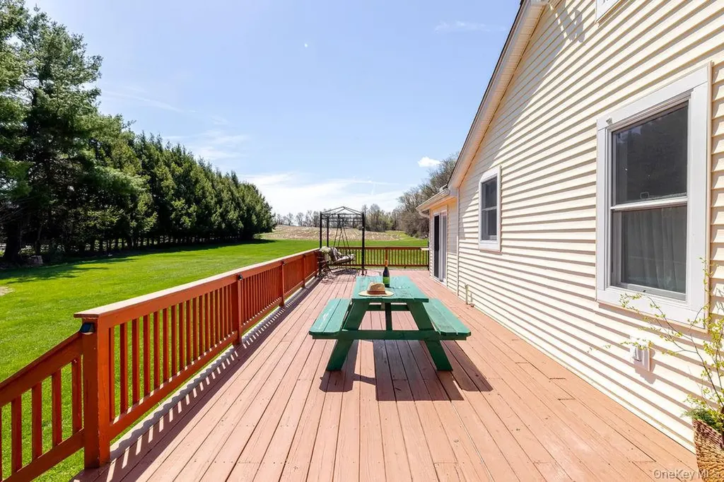 81 Black Grocery Road Hillsdale NY 12529