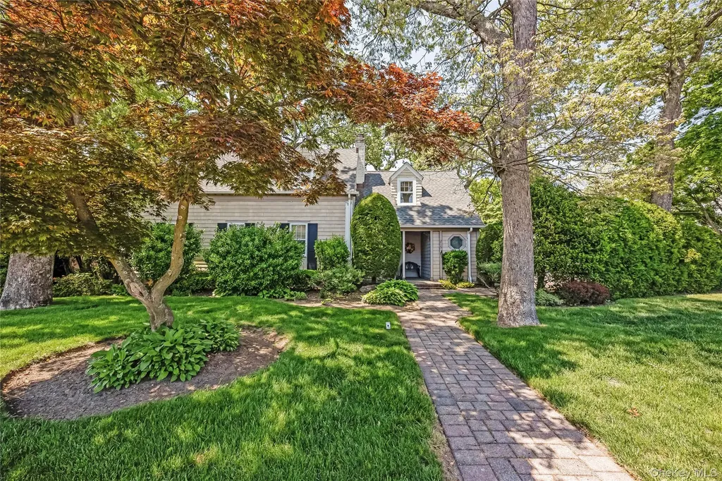 215 Melville Road Farmingdale NY 11735