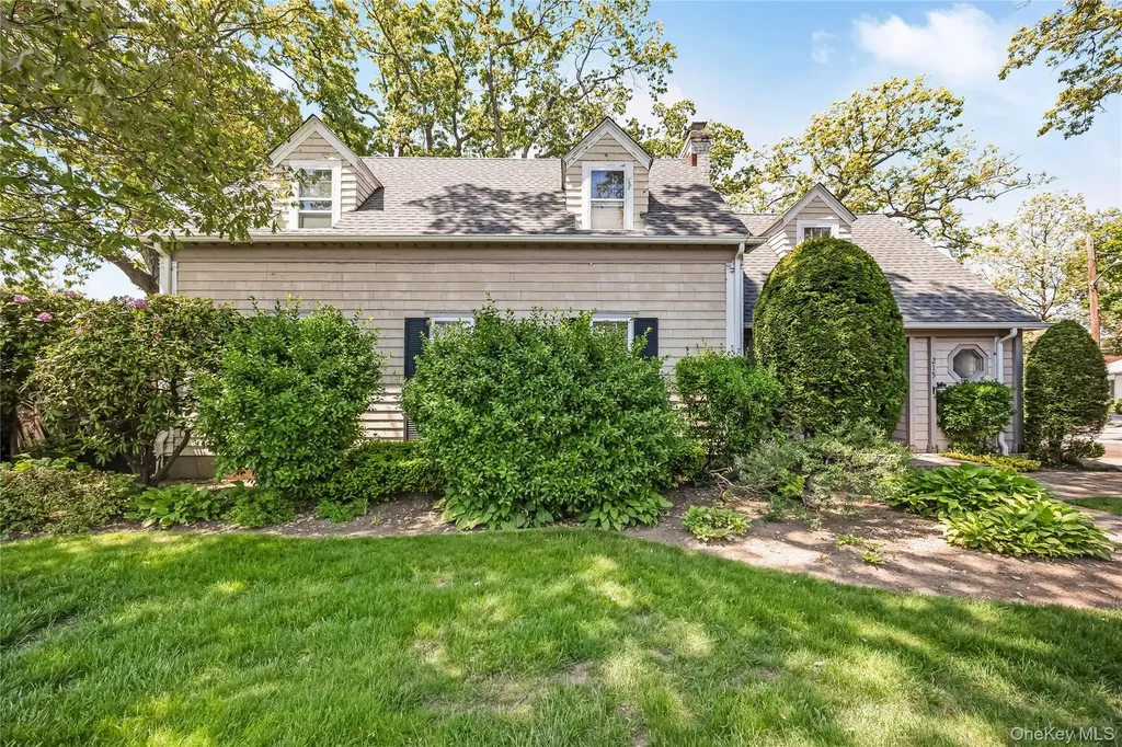 215 Melville Road Farmingdale NY 11735