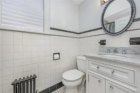 215 Melville Road Farmingdale NY 11735