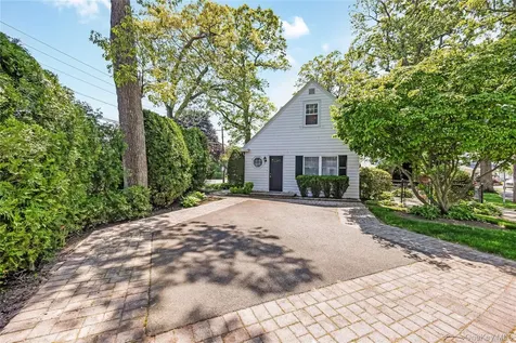 215 Melville Road Farmingdale NY 11735