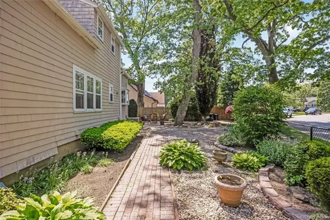 215 Melville Road Farmingdale NY 11735