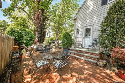 215 Melville Road Farmingdale NY 11735