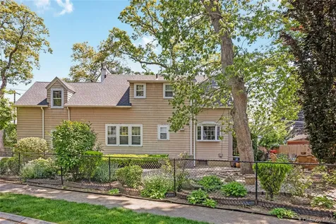 215 Melville Road Farmingdale NY 11735