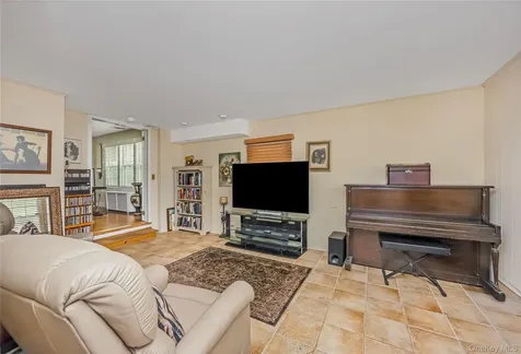 215 Melville Road Farmingdale NY 11735