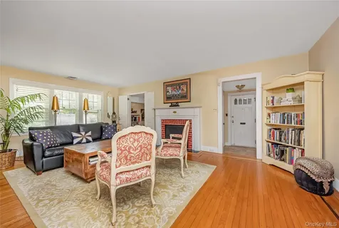 215 Melville Road Farmingdale NY 11735