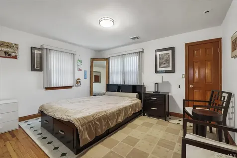 187 Commonwealth Avenue Massapequa NY 11758