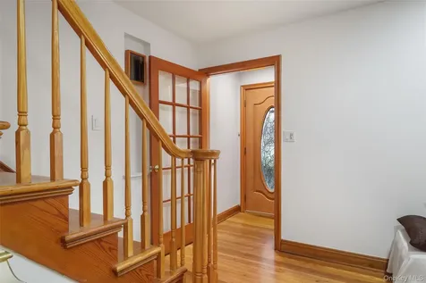 187 Commonwealth Avenue Massapequa NY 11758