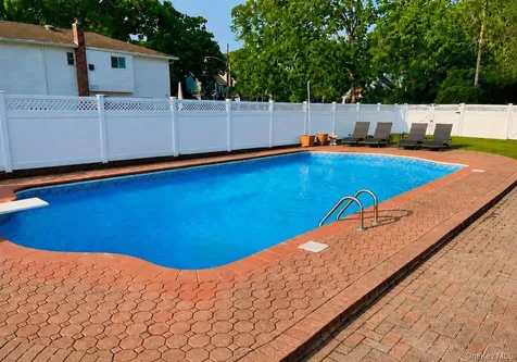187 Commonwealth Avenue Massapequa NY 11758