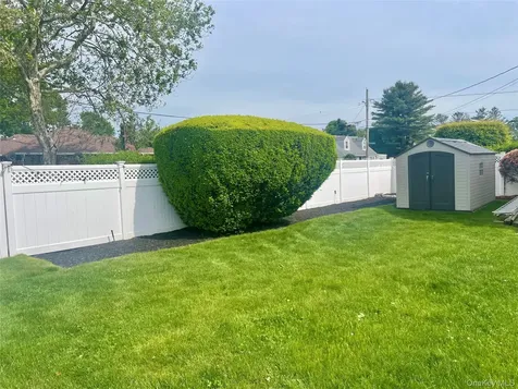 187 Commonwealth Avenue Massapequa NY 11758