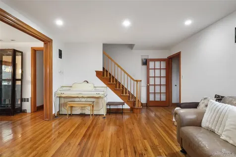 187 Commonwealth Avenue Massapequa NY 11758