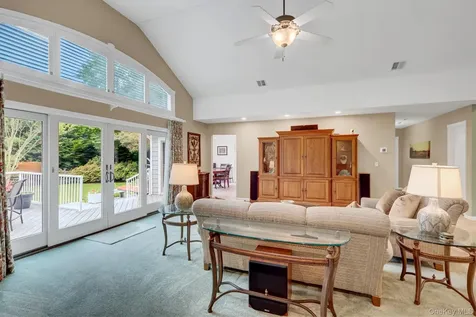 71 Dyke Road Setauket NY 11733
