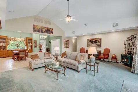 71 Dyke Road Setauket NY 11733