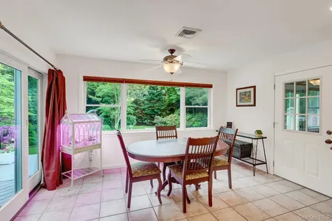 71 Dyke Road Setauket NY 11733