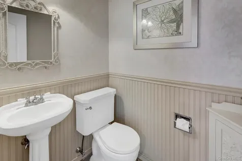71 Dyke Road Setauket NY 11733