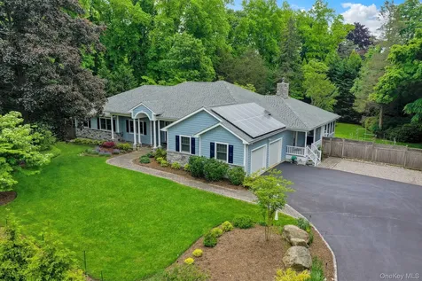 71 Dyke Road Setauket NY 11733