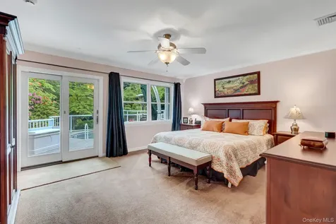 71 Dyke Road Setauket NY 11733