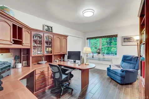 71 Dyke Road Setauket NY 11733