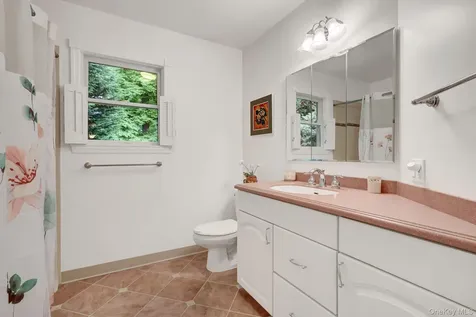 71 Dyke Road Setauket NY 11733