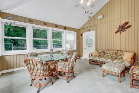 71 Dyke Road Setauket NY 11733