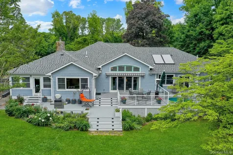 71 Dyke Road Setauket NY 11733