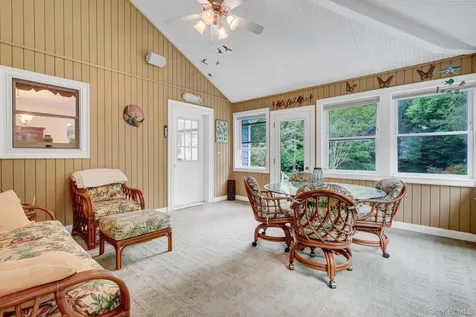 71 Dyke Road Setauket NY 11733