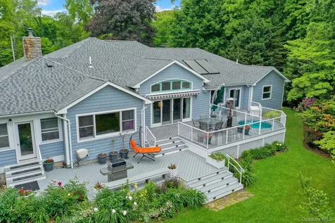 71 Dyke Road Setauket NY 11733