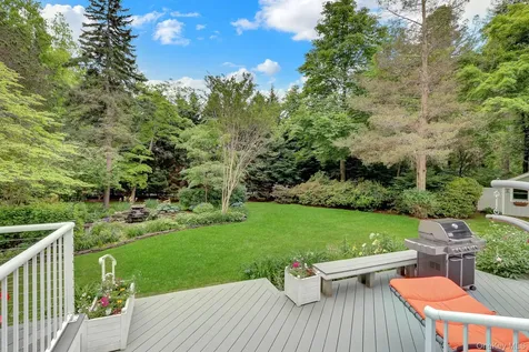 71 Dyke Road Setauket NY 11733