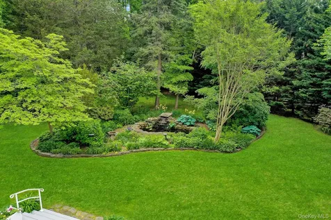 71 Dyke Road Setauket NY 11733