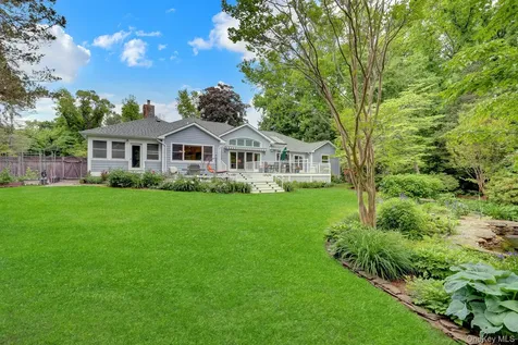 71 Dyke Road Setauket NY 11733