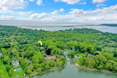 71 Dyke Road Setauket NY 11733