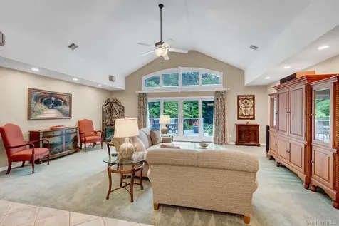 71 Dyke Road Setauket NY 11733