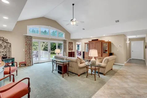 71 Dyke Road Setauket NY 11733