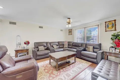 296 Burkhard Avenue Mineola NY 11501