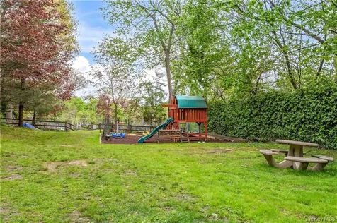 83 Rockledge Road Hartsdale NY 10530