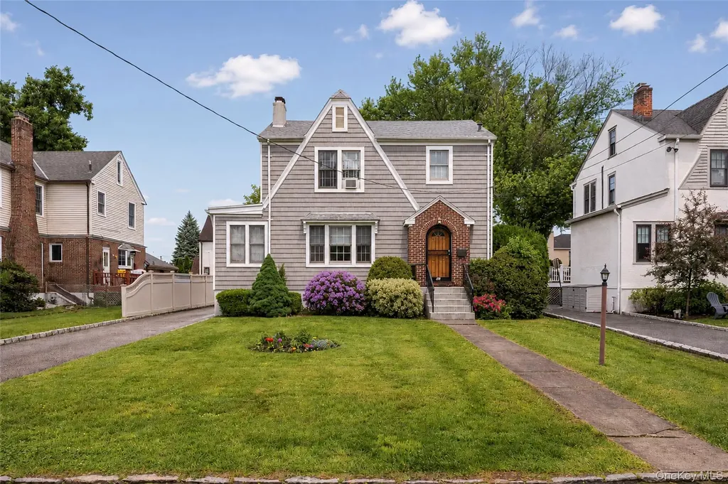 11 Summit Street Eastchester NY 10709